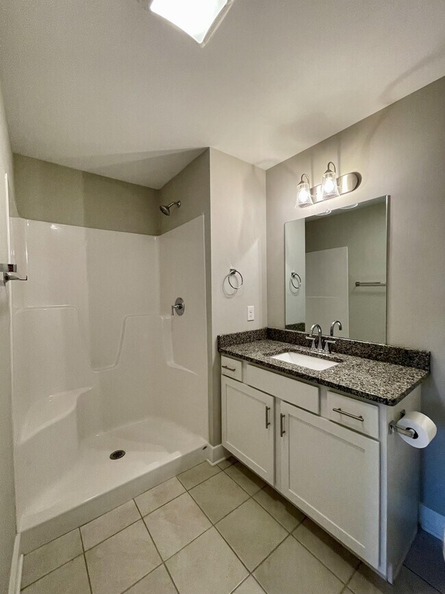 Building Photo - 93 Warwick Dr