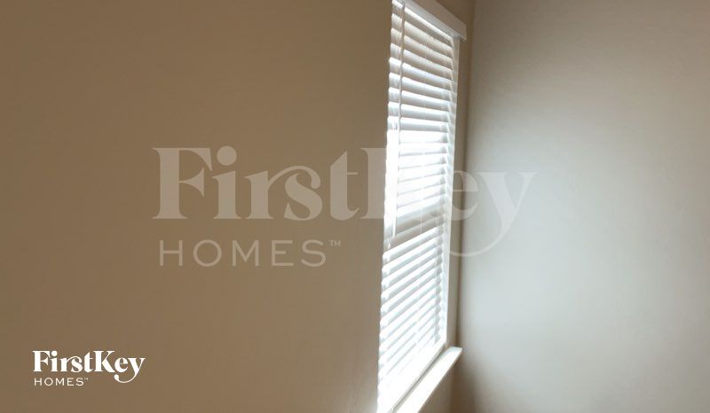 Building Photo - 16716 Doyle Dr