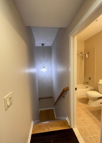 Building Photo - 1209 Summit Ave