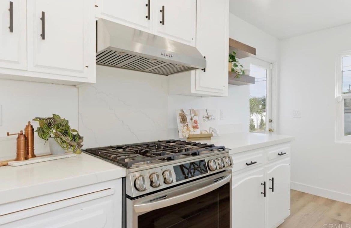 Building Photo - 4657 Lenore Dr