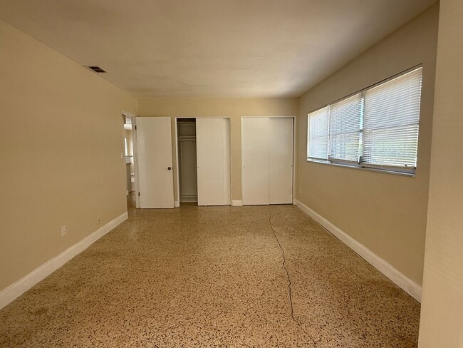 Building Photo - Tyrone single family home 2/1
