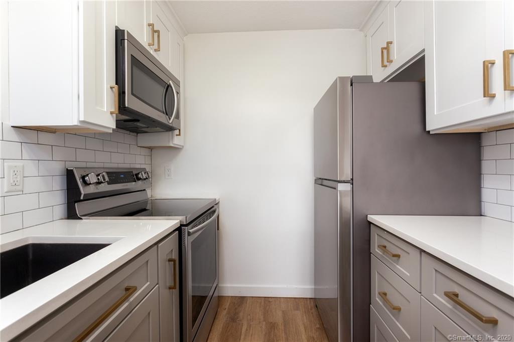 Stainless steel applia - 188 Flax Hill Rd