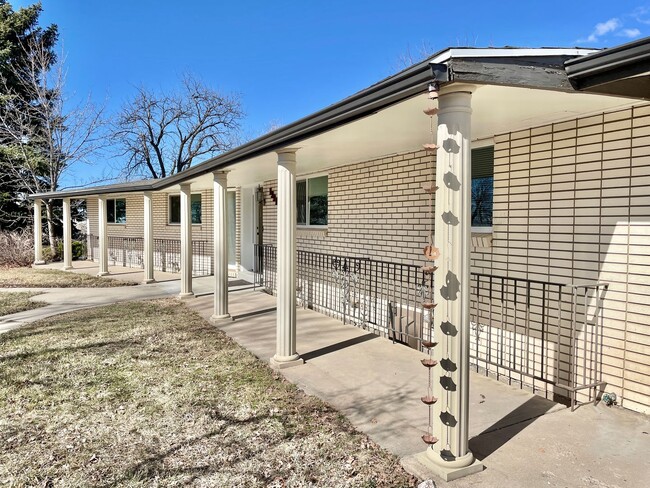 Building Photo - Spacious 5-Bedroom Home in Fruit Heights