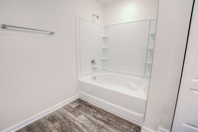 Building Photo - For Rent