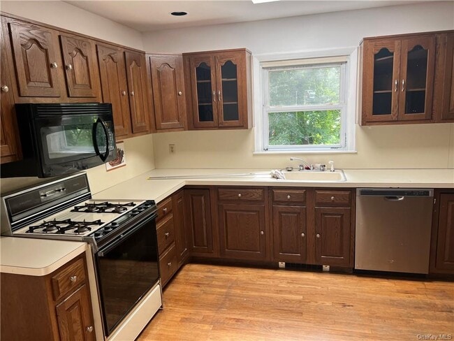 Building Photo - 260 5th St