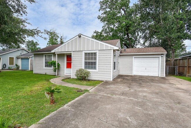 Building Photo - 1409 Zora St