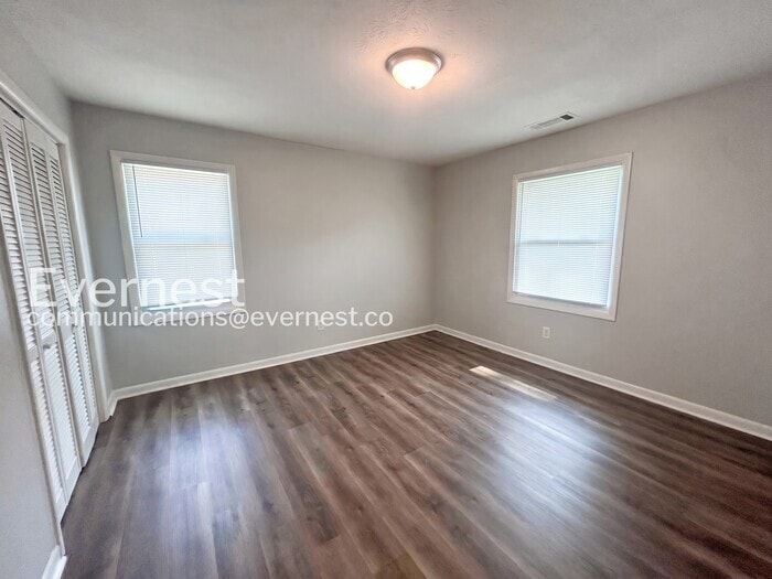 Building Photo - 3815 Cumberland Way