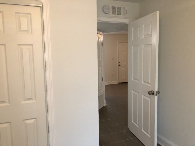 Building Photo - 209 Green Acres Rd