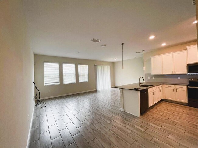 Building Photo - 236 Muscogee Ln