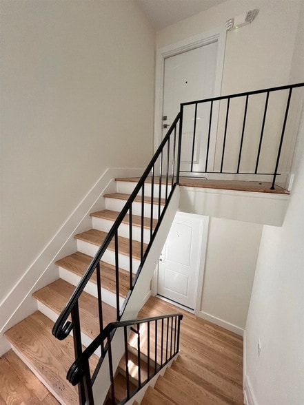 Building Photo - 72 69th St