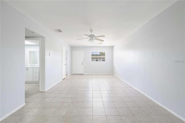 Building Photo - 1433 S Belcher Rd
