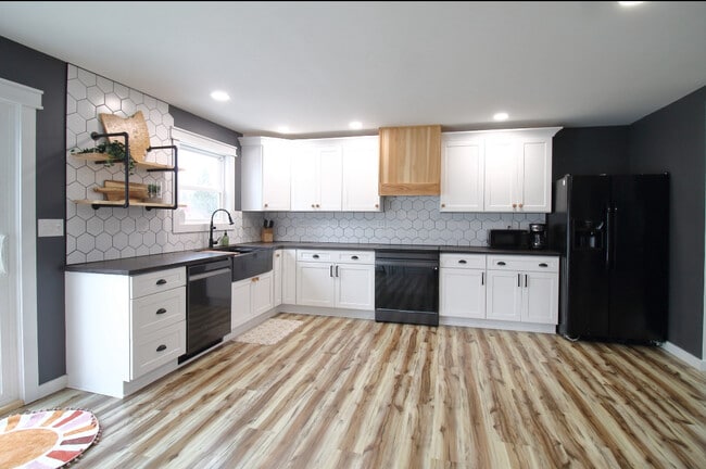 Building Photo - 3531 Springboro Rd