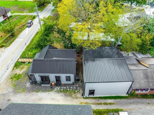 Building Photo - 106 Spring School Rd