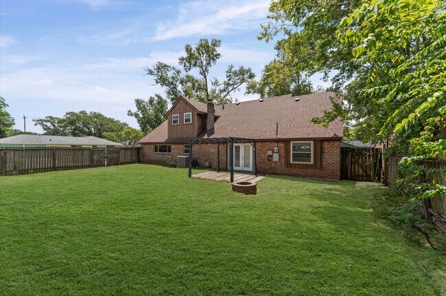 Building Photo - 427 Whitecap Dr