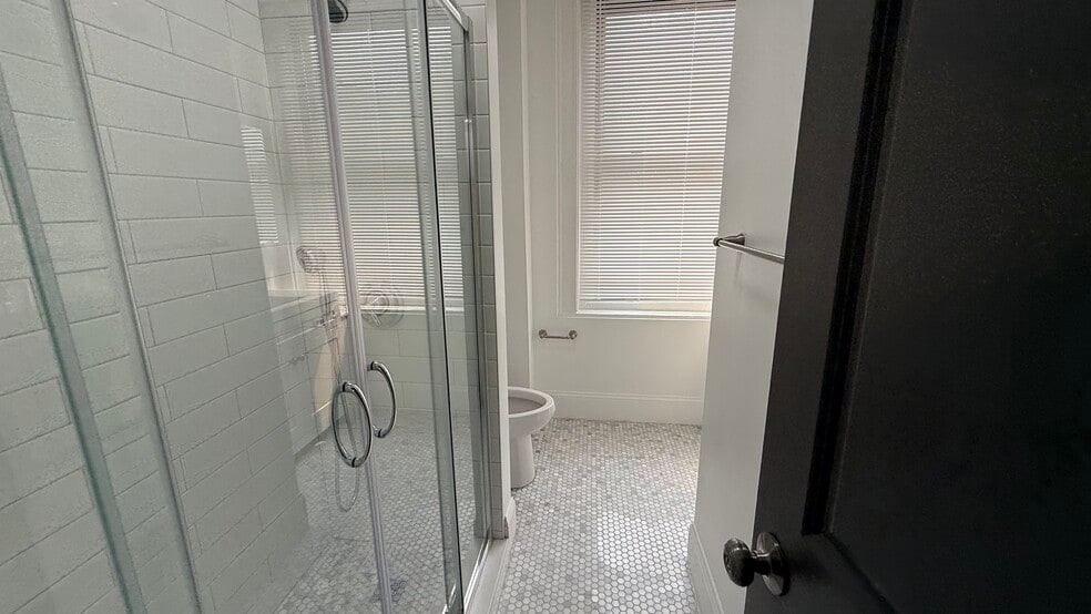 Building Photo - 52 Westland Ave