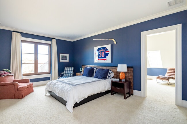 Building Photo - 286 Downs Path