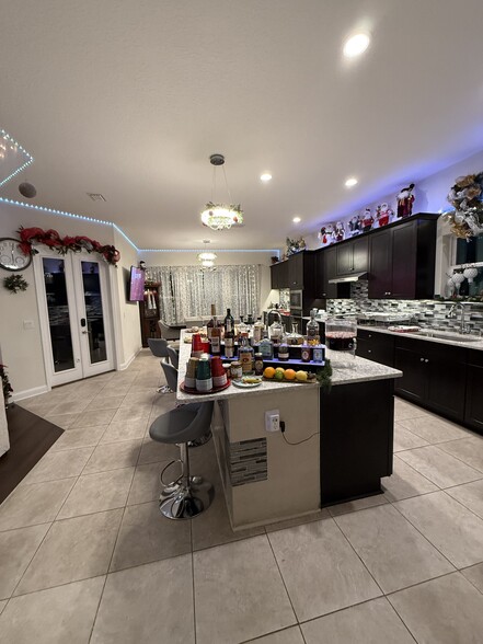 Building Photo - 2904 Marmaris Dr