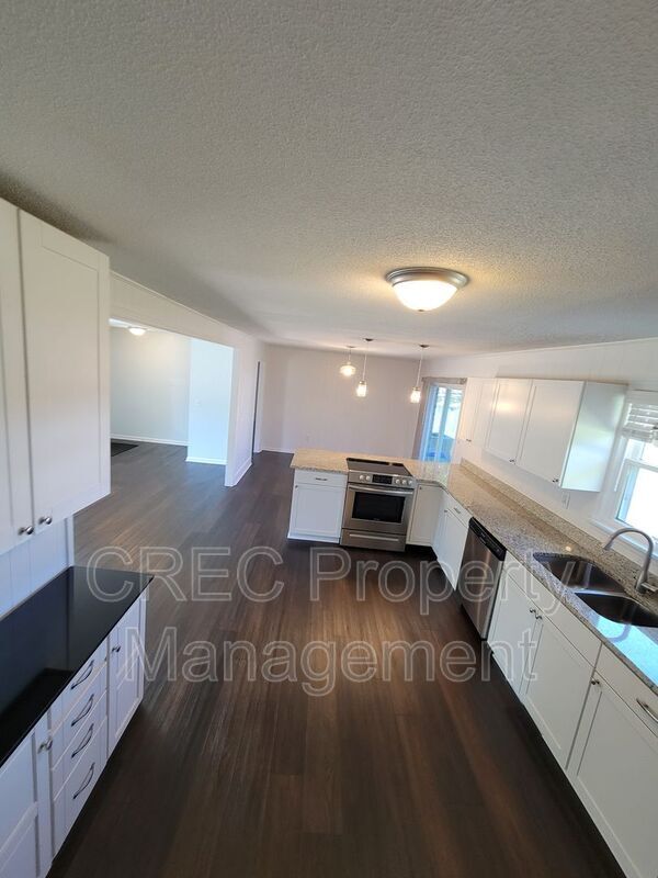 Building Photo - 7744 Allwood Ave