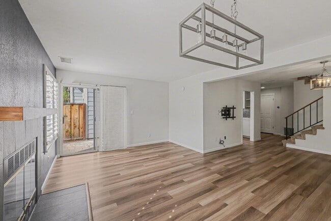 Building Photo - 169 Heron Dr