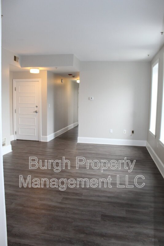 Building Photo - 1009 Penn Ave