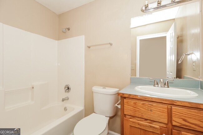 Building Photo - 571 Cardell Cir SE
