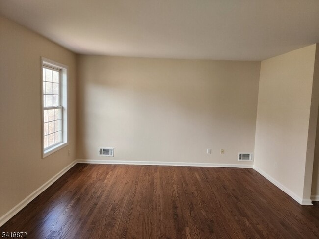 Building Photo - 27 Cypress Ln