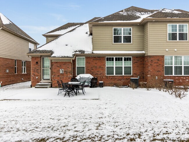 Building Photo - 1635 Castle Lawn Ct