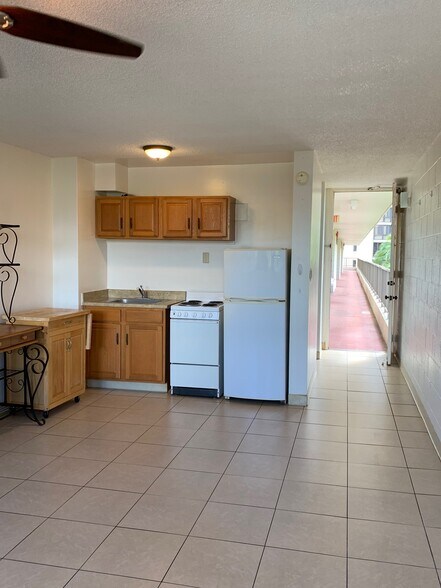 Building Photo - 5122 Likini St