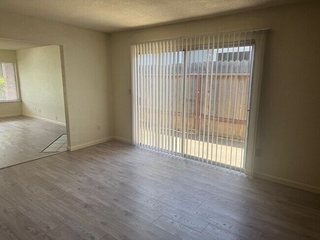 Building Photo - 3325-3327 Jayanne Way