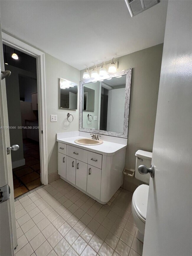 Building Photo - 7512 SW 95th Pl