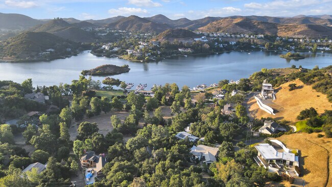 Building Photo - 314 Upper Lake Rd