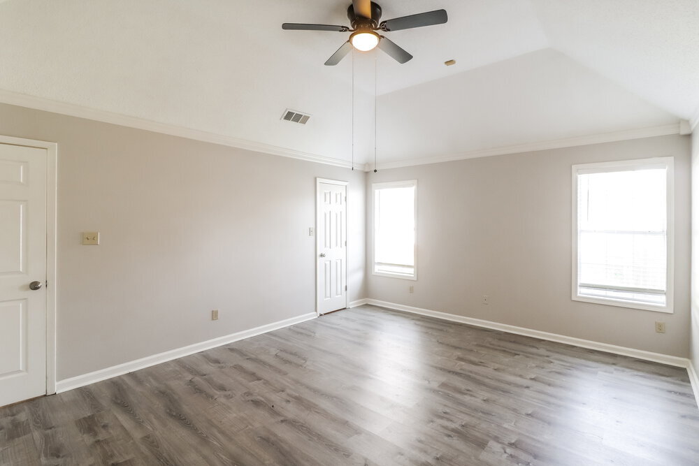 Building Photo - 6665 Millgrove Park Dr