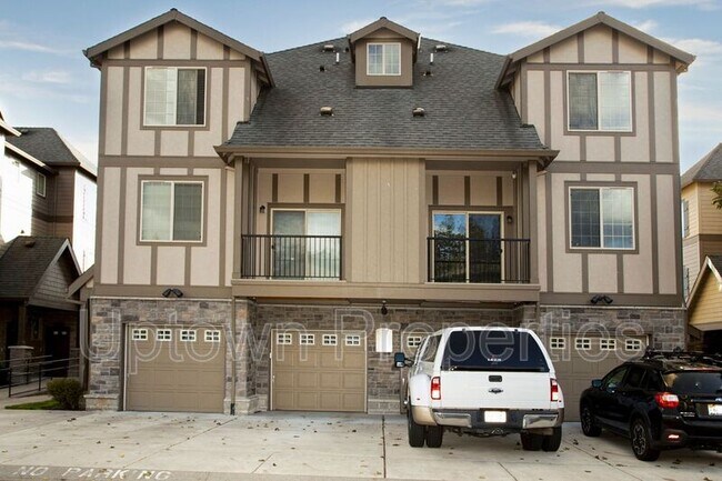 Building Photo - 7894 NE Miriam Way