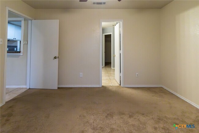 Building Photo - 4406 Bowles Dr