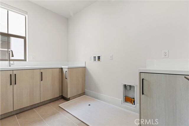 Building Photo - 122 Mossvine