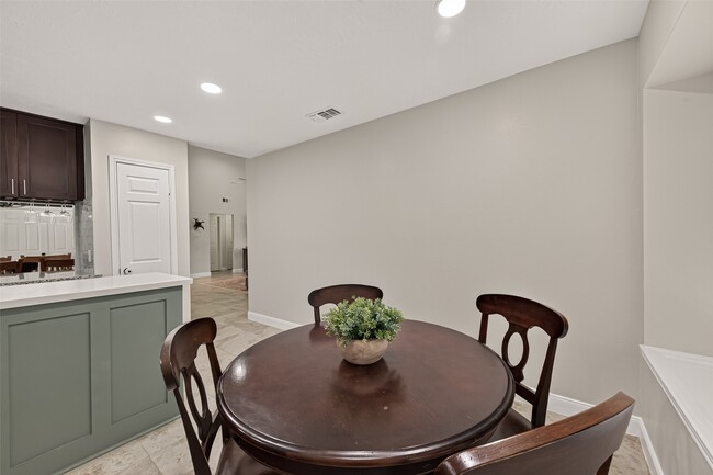 Building Photo - 22939 Indian Ridge Dr