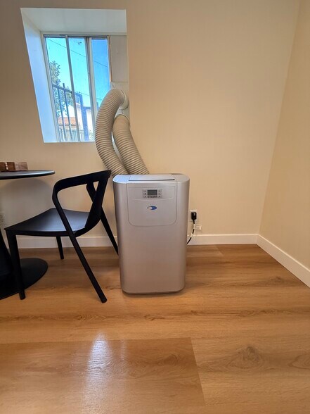 Building Photo - 1295 Foothill Dr