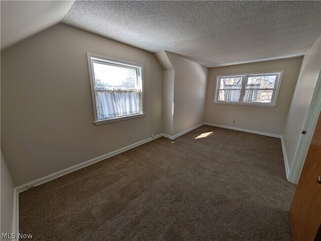 Building Photo - 703 Avondale St