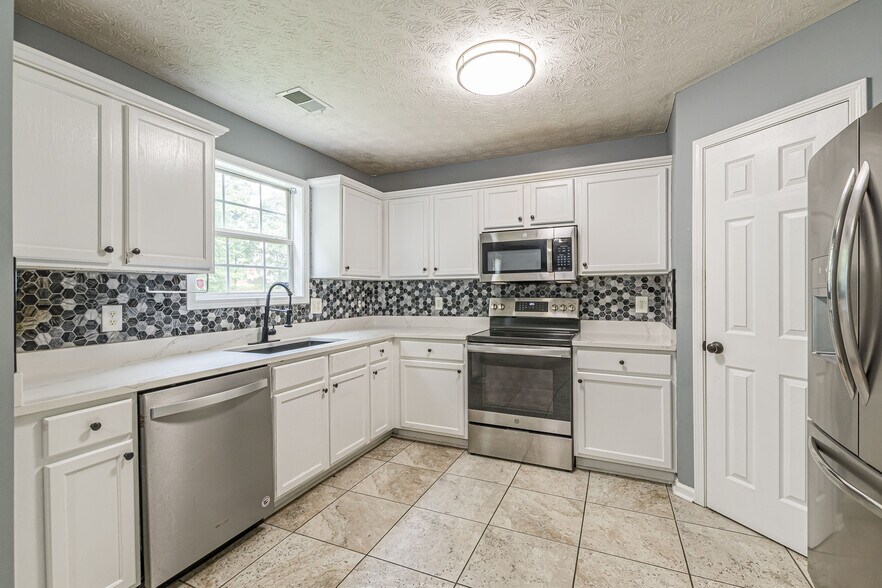 Building Photo - 4332 Abram Dr