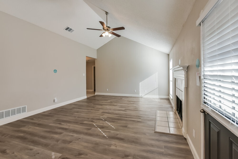 Building Photo - 813 Globe Ave