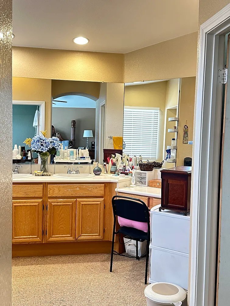 Building Photo - 46073 Via La Colorada