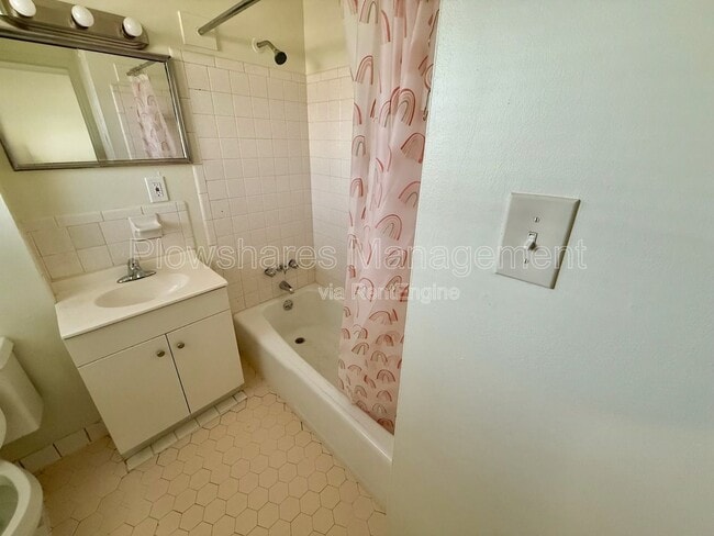 Building Photo - 5504 Lodema Way