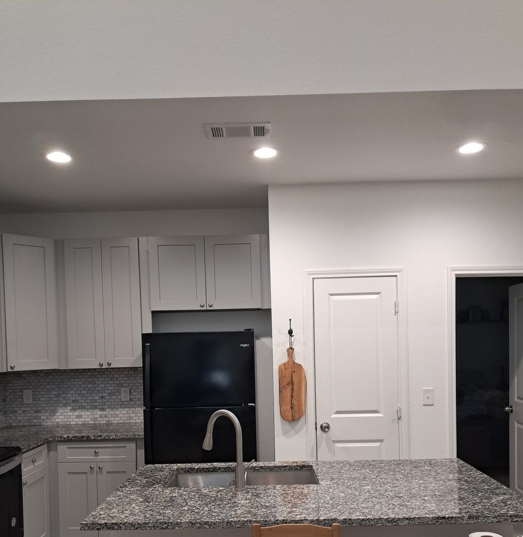 Building Photo - 15834 Beechnut Dr
