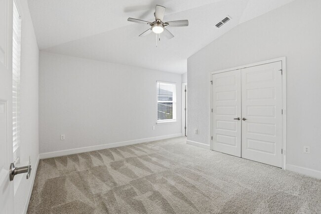 Building Photo - Newer Home in Alachua's Savannah Station