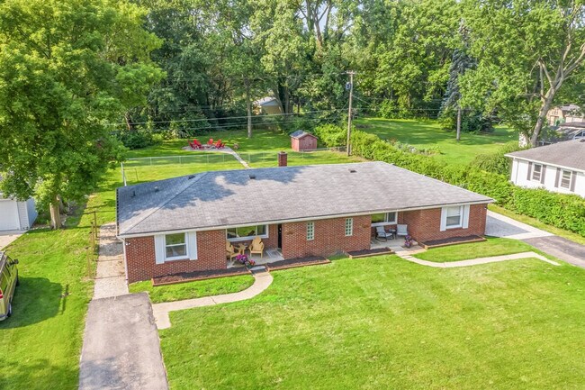 Building Photo - 8254 Mary Ann Ave