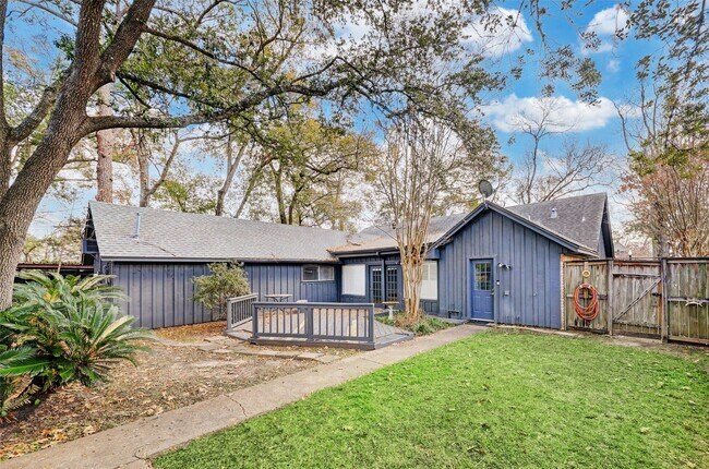 Building Photo - 8730 Cedarspur Dr