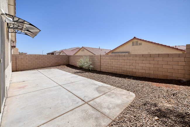 Building Photo - Single Story Home @ Buffalo/Desert Inn  1 Story - 2 Bedrooms + Den