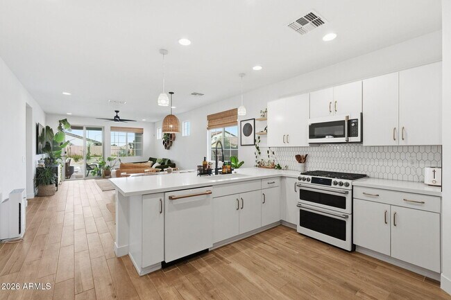 Building Photo - 5714 S Veneto