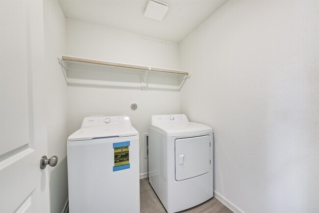 Building Photo - 710 Zuppino Ln