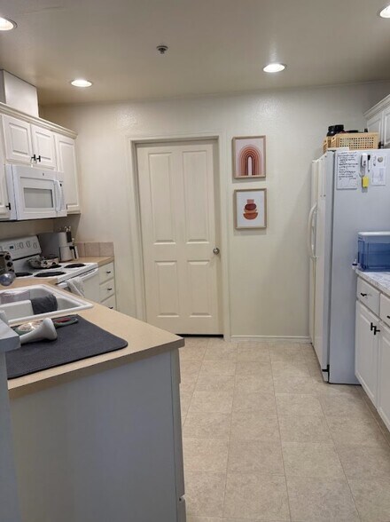 Kitchen - 1787 Kennedy Pl